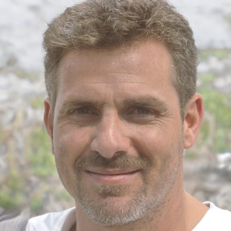 Carlos Martínez, Líder de Desarrollo